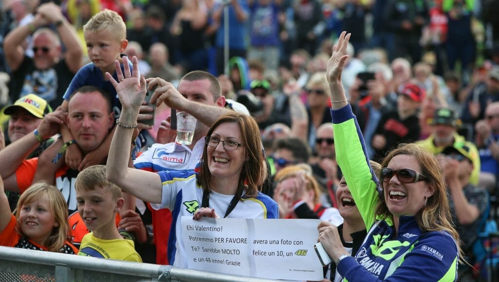 A teacher in the crowd wrote her sign to Rossi in Italian!